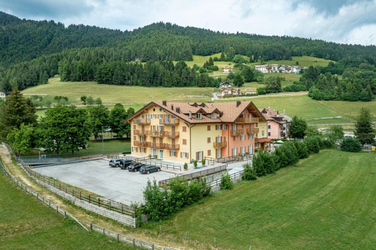 Residence Stella Folgaria Kültér fotó